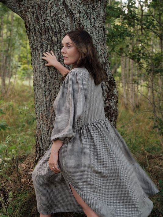 Petronella - midi linen robe dress